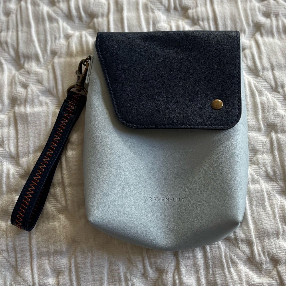 Raven+Lily American Airlines Flagship Business Class Amenity Kit LIMITED EDITION